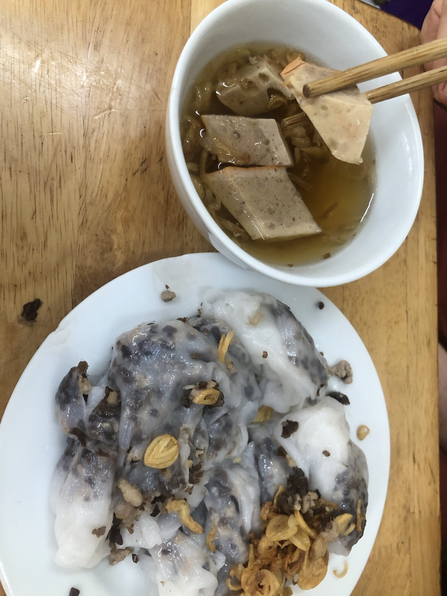 Bánh cuốn with pork sausage in sweet&sour sauce.